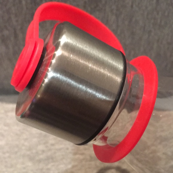 Hello Kitty plastic water bottle. 20oz. - Picture 4 of 4